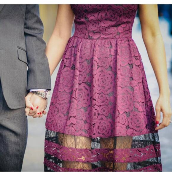 $650 ALICE & OLIVIA NWT Purple & Black Floral Lace Tiered Dress – Size 8 – RARE - Picture 5 of 15